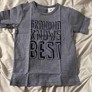 Grandma knows best t- shirt blue /grey